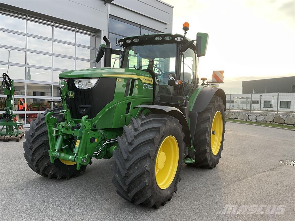John Deere 6R 215 Tractoren