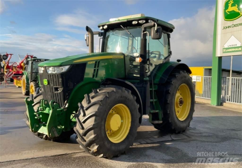 John Deere 7230R Tractoren