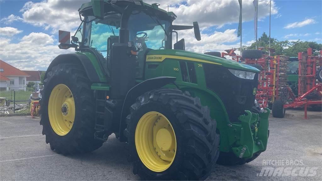 John Deere 7R 330 Tractoren