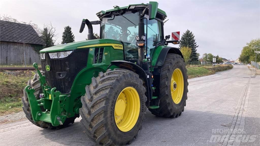 John Deere 7R330 Tractoren