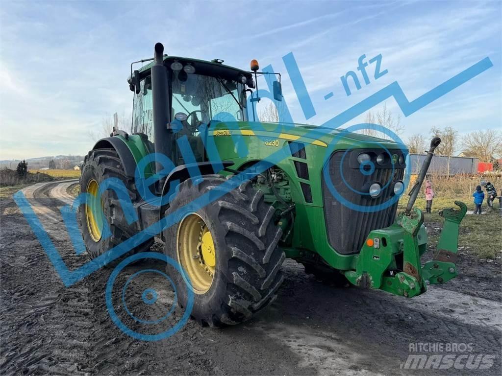 John Deere 8230 Tractoren