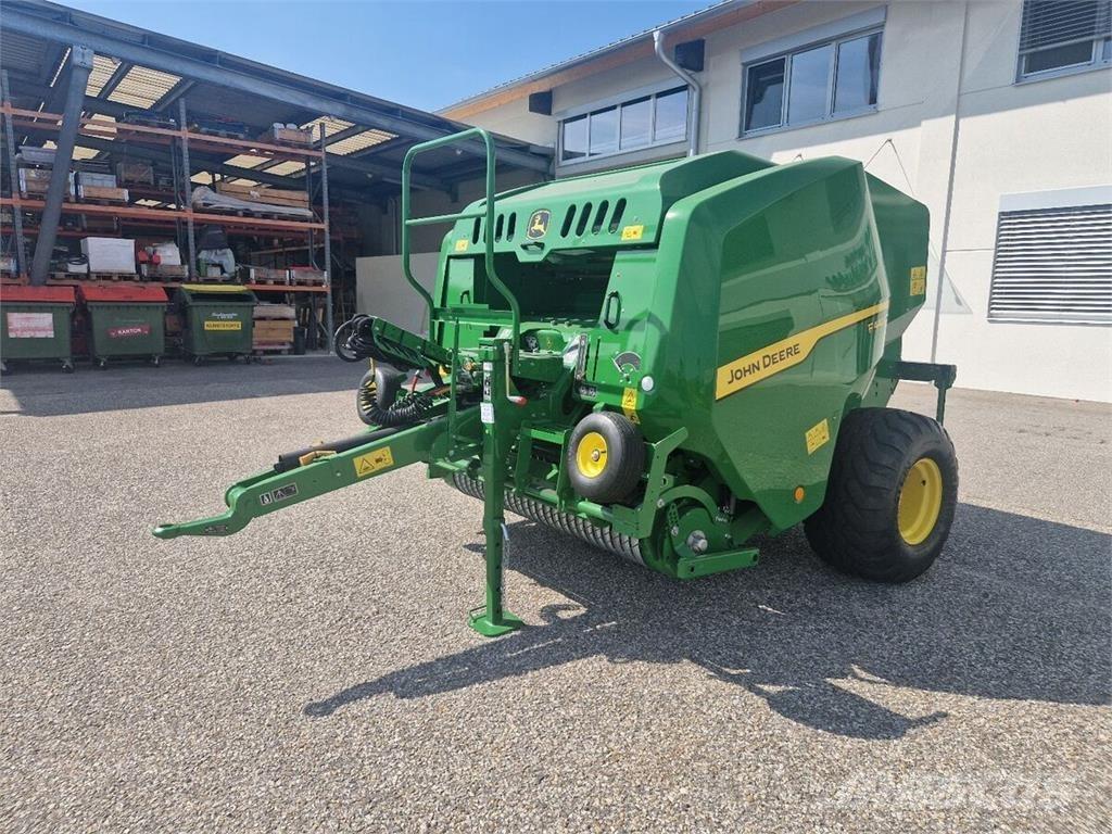 John Deere F441M Ronde-balenpersen
