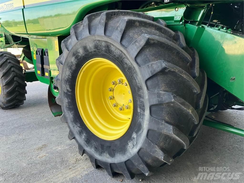 John Deere T560HM Maaidorsmachines
