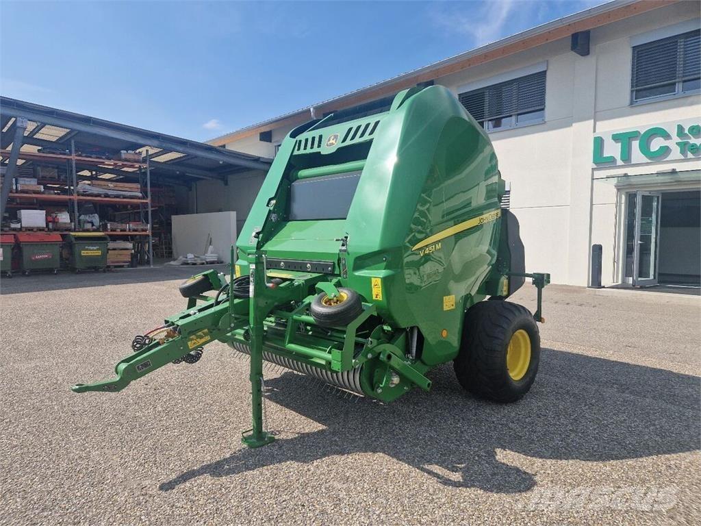 John Deere V451M Ronde-balenpersen