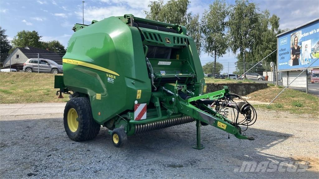John Deere V461R Ronde-balenpersen