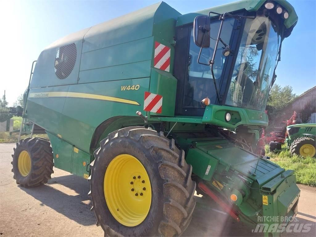 John Deere W440 Maaidorsmachines