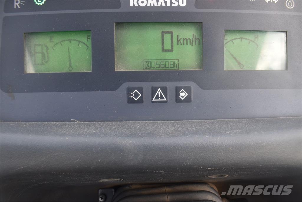 Komatsu WA100M-7 Wielladers