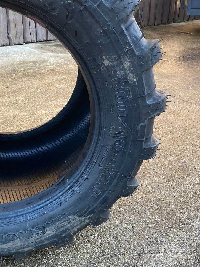 Mitas 600/40-22.5 Banden, wielen en velgen