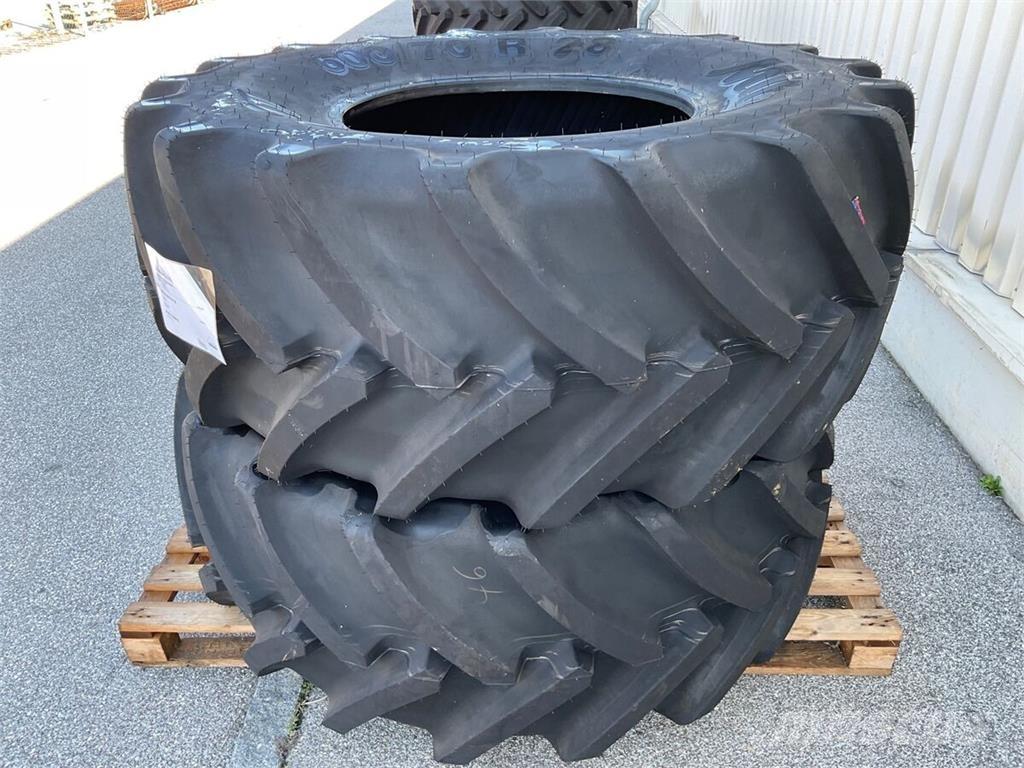 Mitas 600/70 R 28 Banden, wielen en velgen