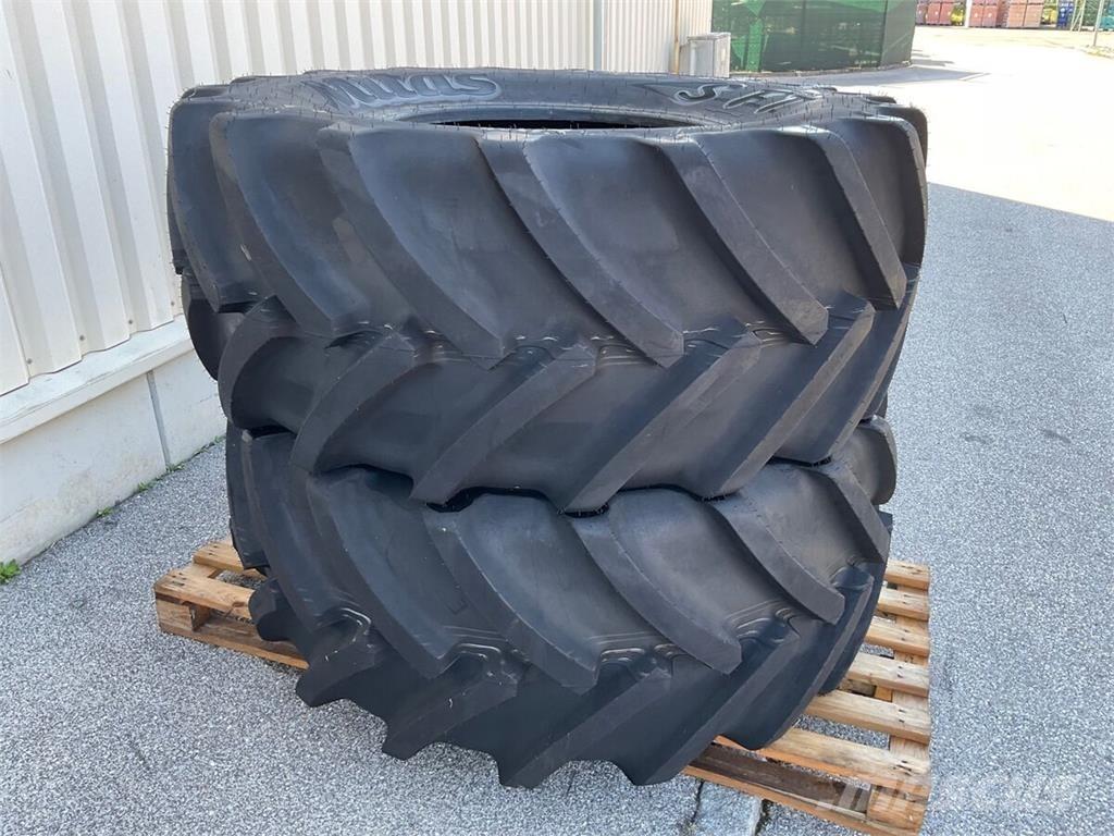 Mitas 600/70 R 28 Banden, wielen en velgen