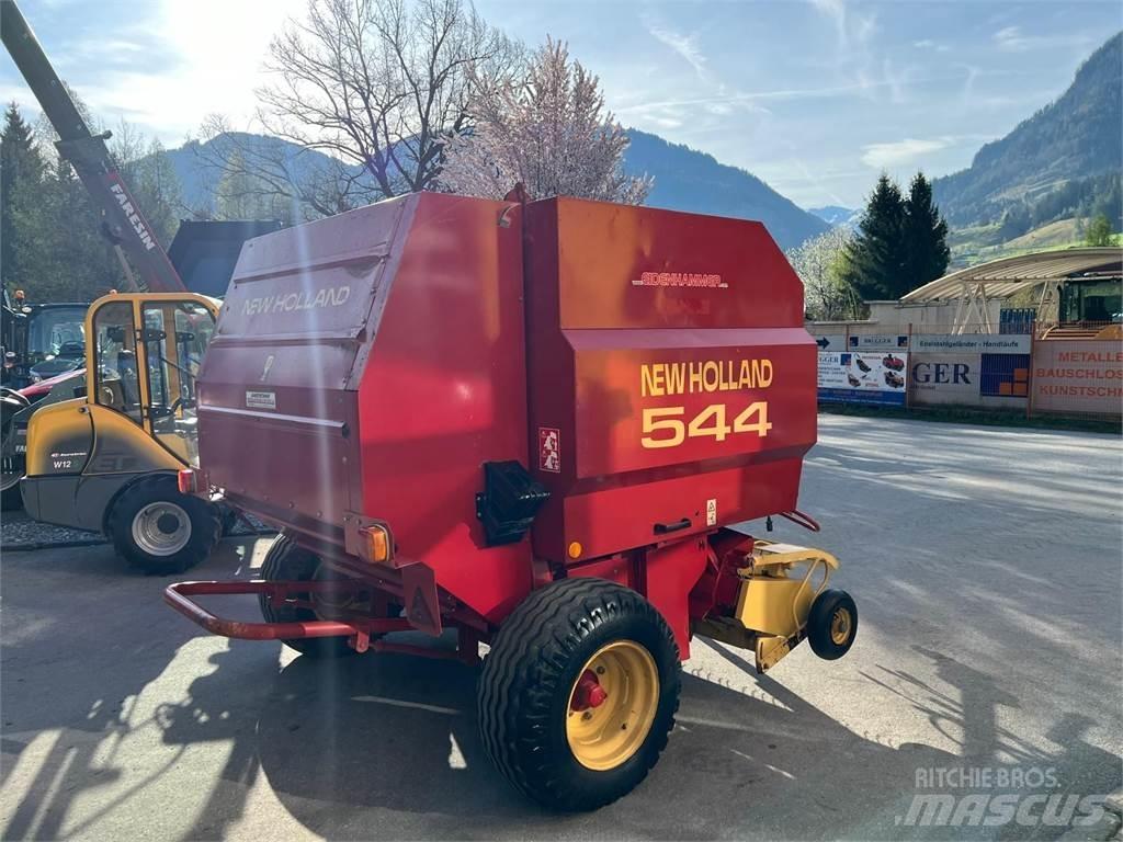New Holland 544 Ronde-balenpersen