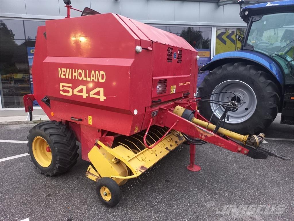 New Holland BR 544 Ronde-balenpersen