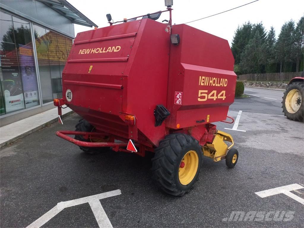 New Holland BR 544 Ronde-balenpersen