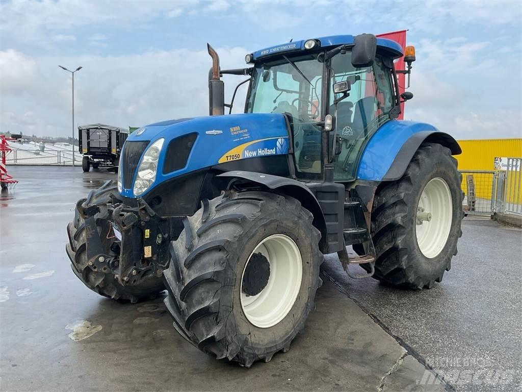 New Holland T7050 Tractoren