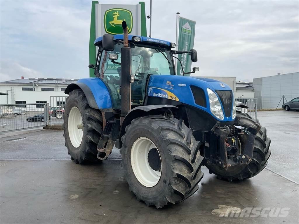 New Holland T7050 Tractoren