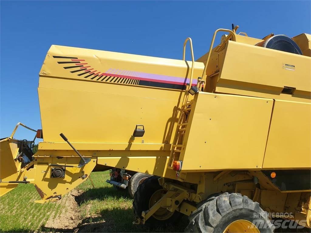 New Holland TX 65 Maaidorsmachines