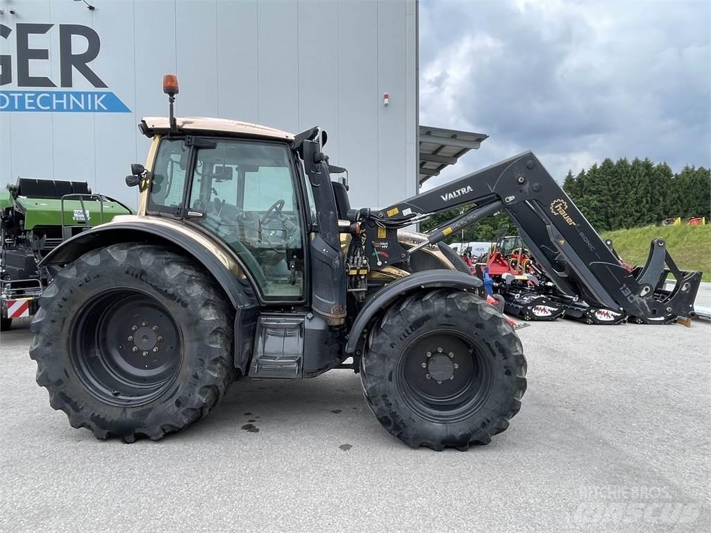 Valtra N174 HiTech Tractoren