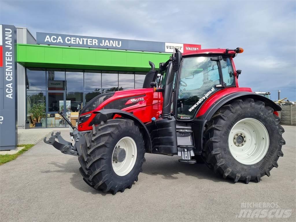 Valtra T 214 Direct Tractoren