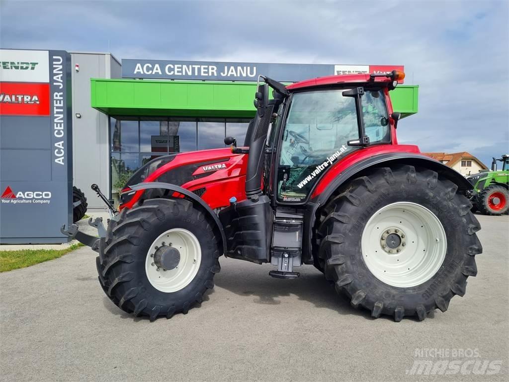 Valtra T 214 Direct Tractoren