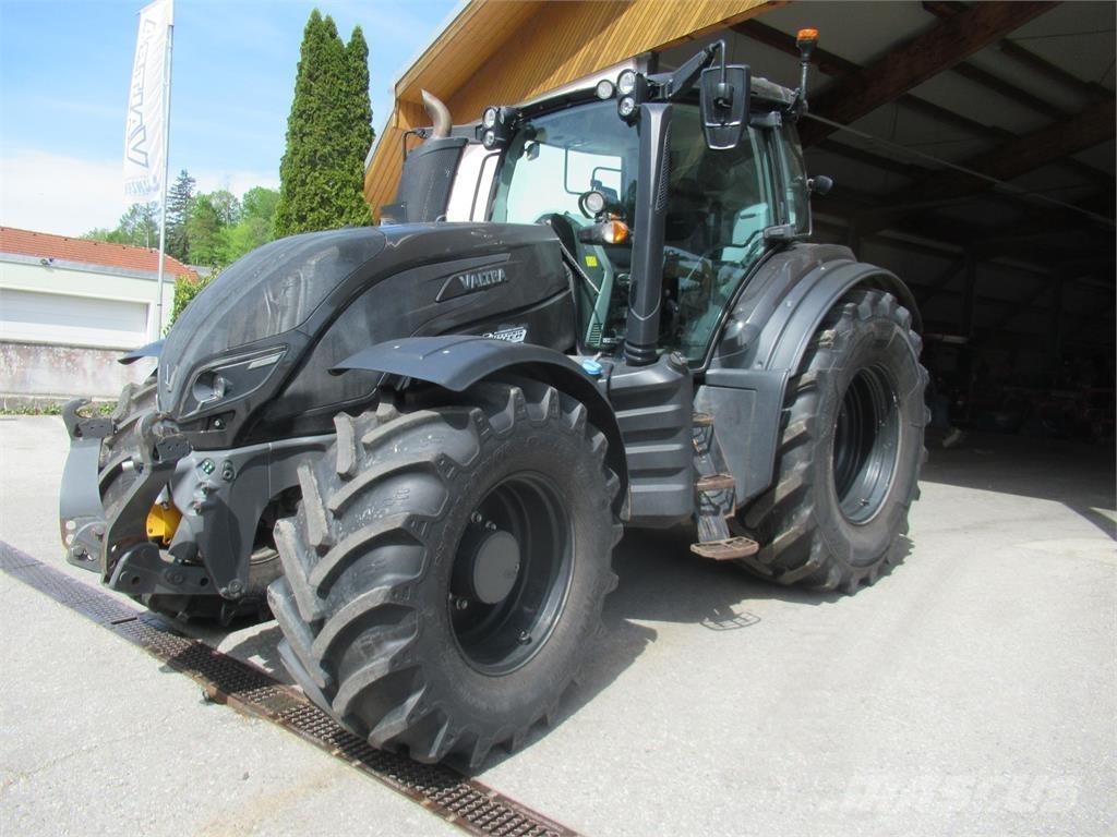 Valtra T 214D Tractoren