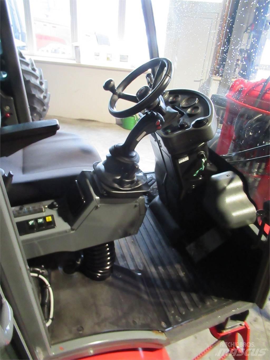 Weidemann 3070 CX60 Voorladers en gravers