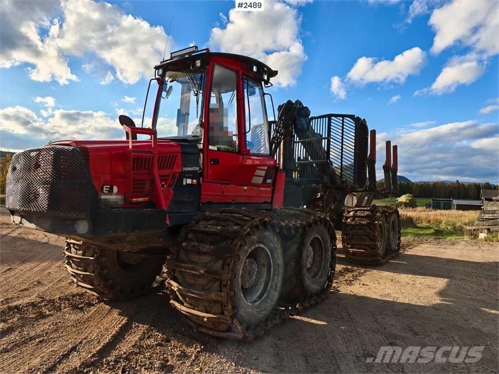 Komatsu 895 Uitrijwagens