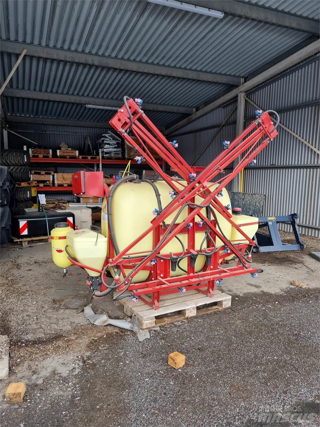 Hardi 800 Getrokken spuitmachines