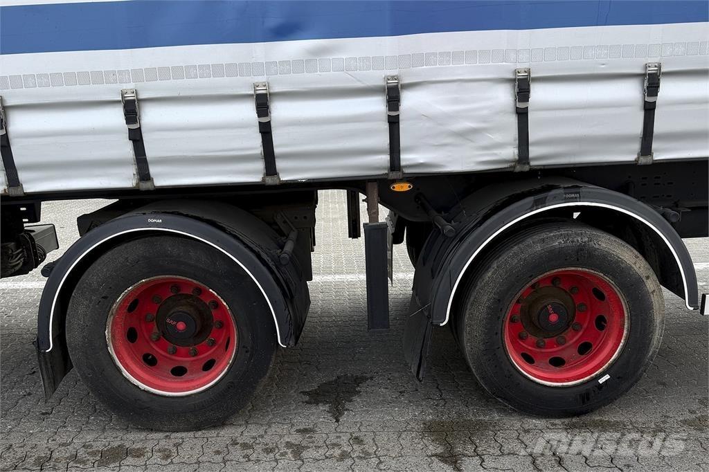 Kel-Berg 34 pl. Opleggers met meesturende achterwielen