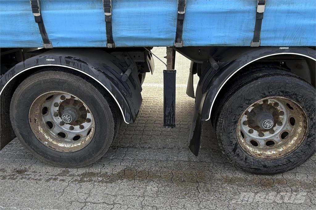 Kel-Berg 34 pl. Opleggers met meesturende achterwielen