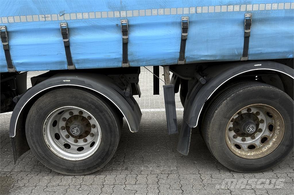 Kel-Berg 34 pl. Opleggers met meesturende achterwielen