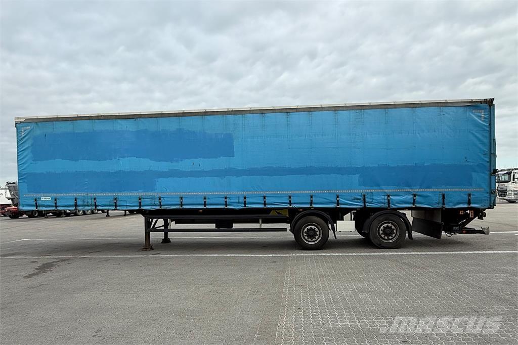 Krone 34 pl. Opleggers met meesturende achterwielen