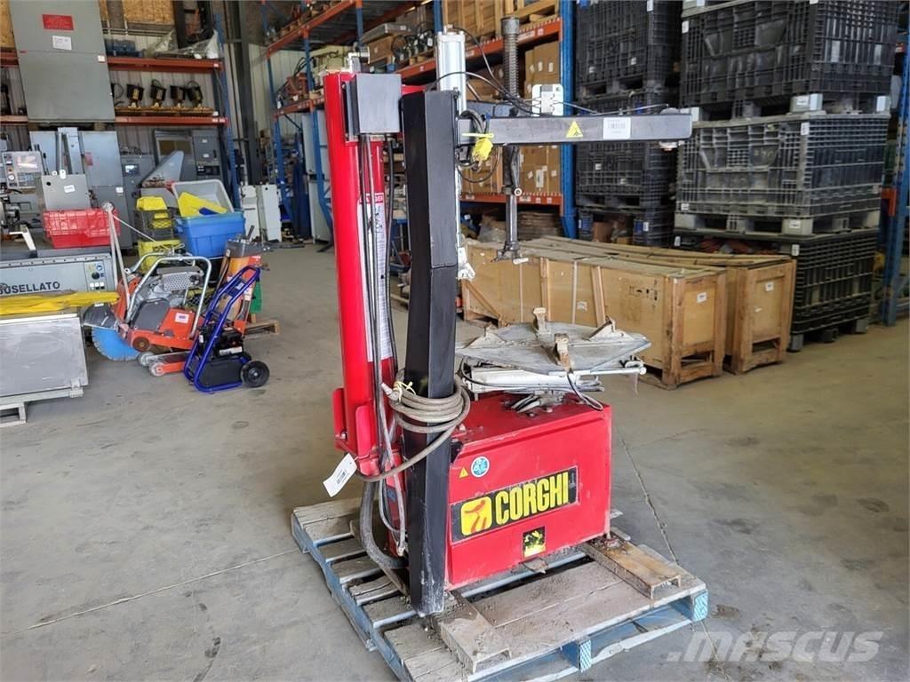 Corghi A9824 Banden, wielen en velgen