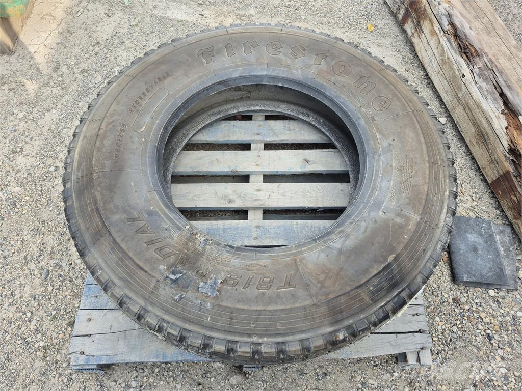 Firestone  Banden, wielen en velgen