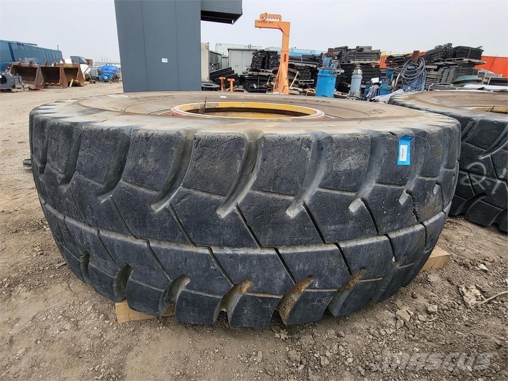 Goodyear RM-4B+ Banden, wielen en velgen