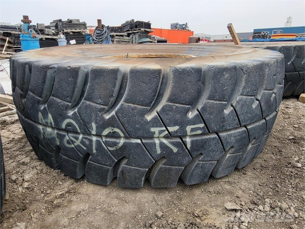 Goodyear RM-4B+ Banden, wielen en velgen