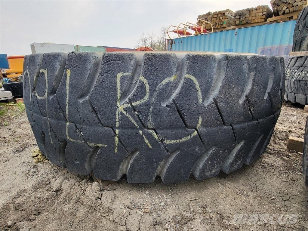 Goodyear RM-4B+ Banden, wielen en velgen