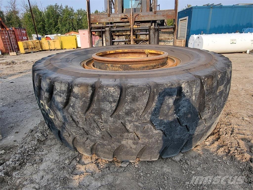 Goodyear RM-4B+ Banden, wielen en velgen