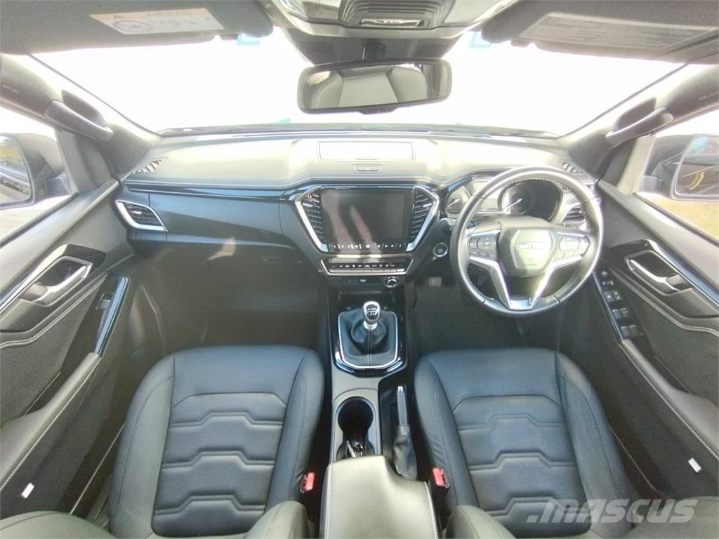 Isuzu V-Cross Bestelwagens met open laadbak