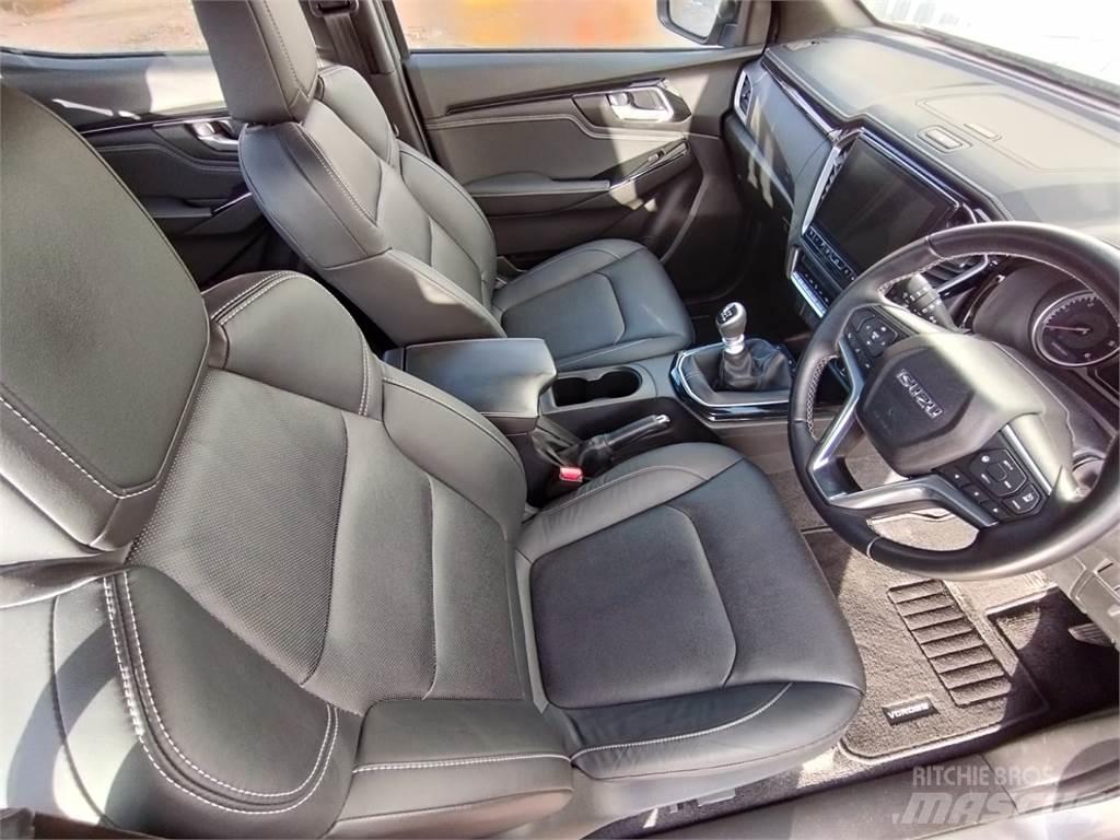 Isuzu V-Cross Bestelwagens met open laadbak