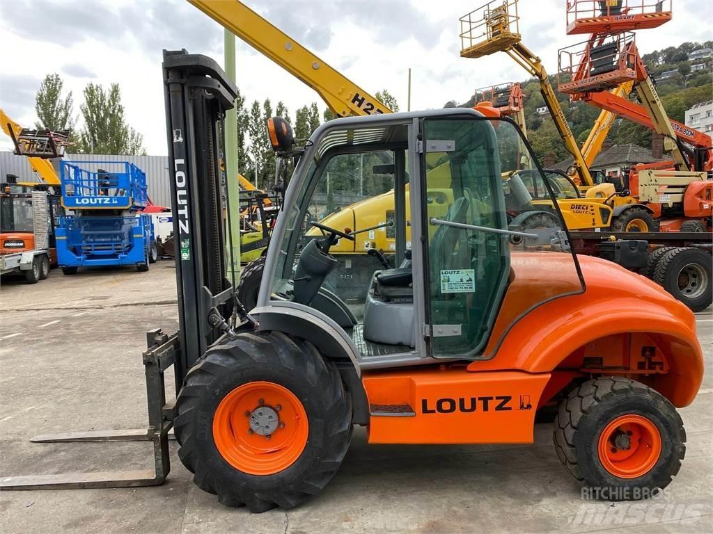 Ausa C300H Vorkheftruck voor zwaar terrein
