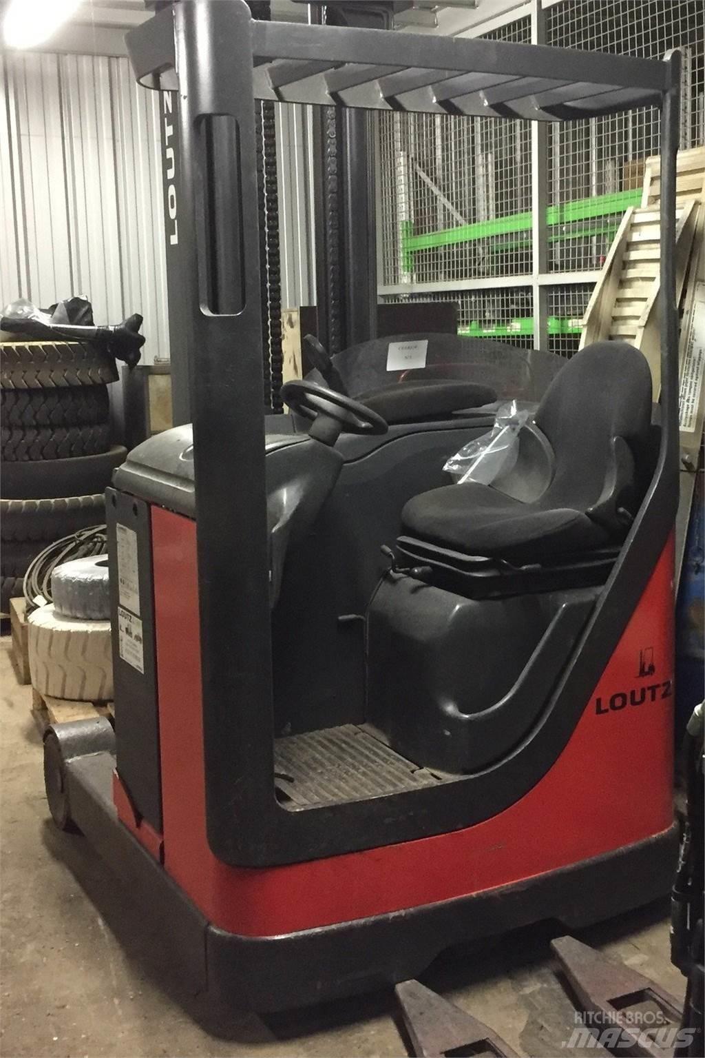 Fenwick R14 A Reachtruck voor hoog niveau