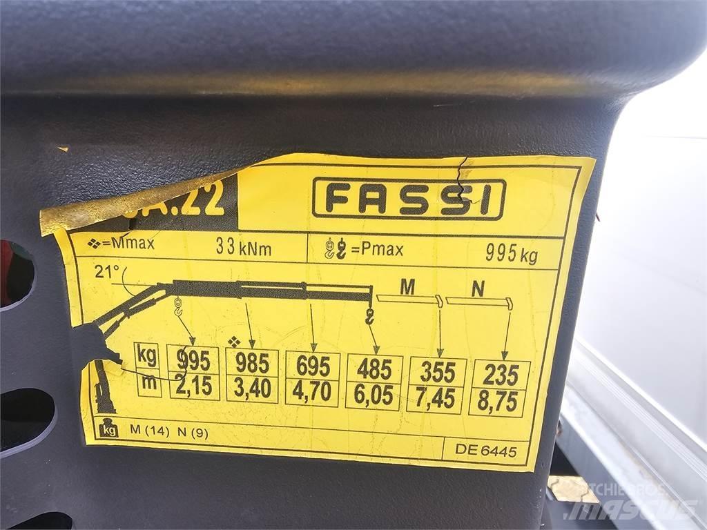 MAN TGL 10.220 Vlakke laadvloer met kraan