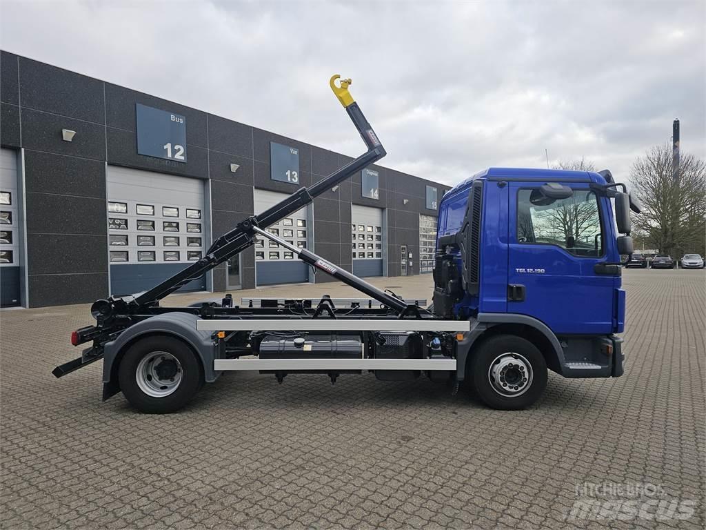 MAN TGL 12.190 BL Vrachtwagen met containersysteem