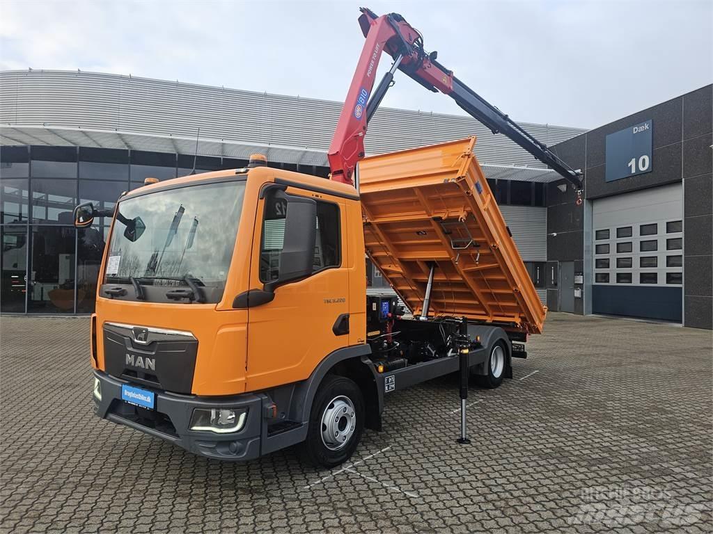 MAN TGL 8.220 Vlakke laadvloer met kraan