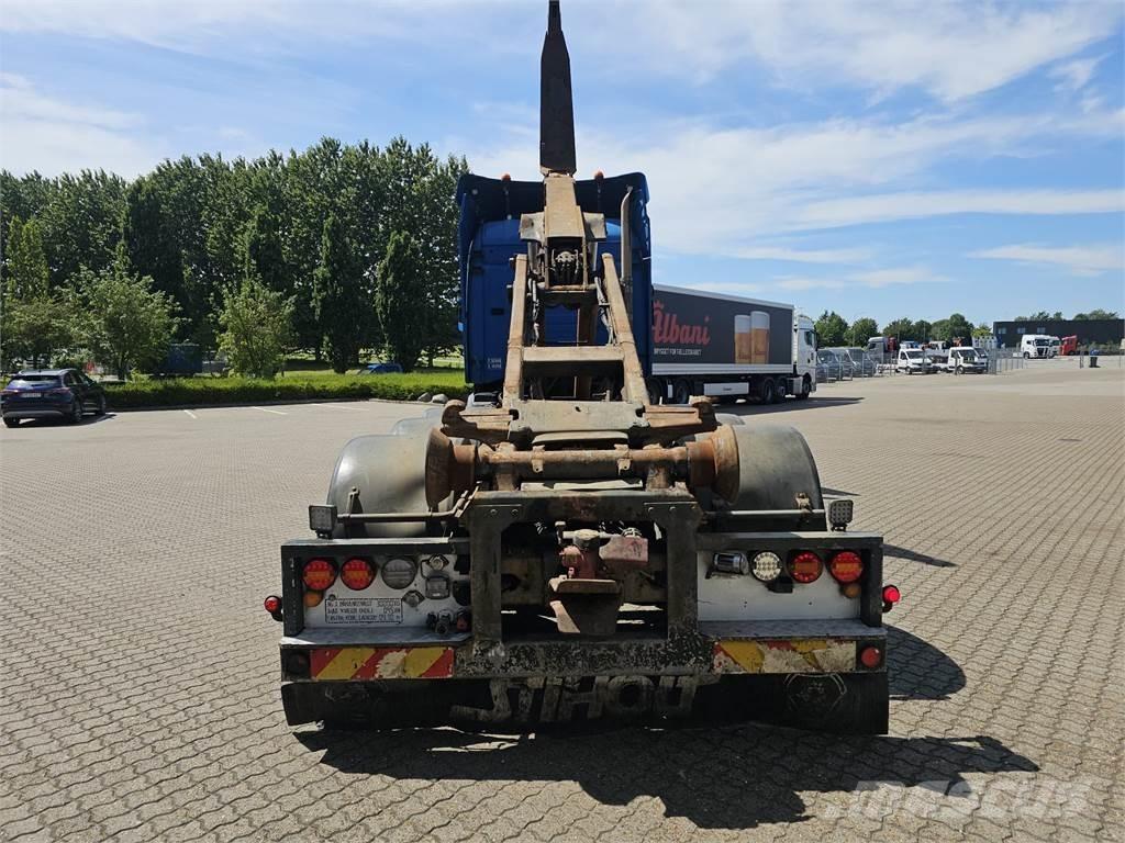Scania R560 Vrachtwagen met containersysteem
