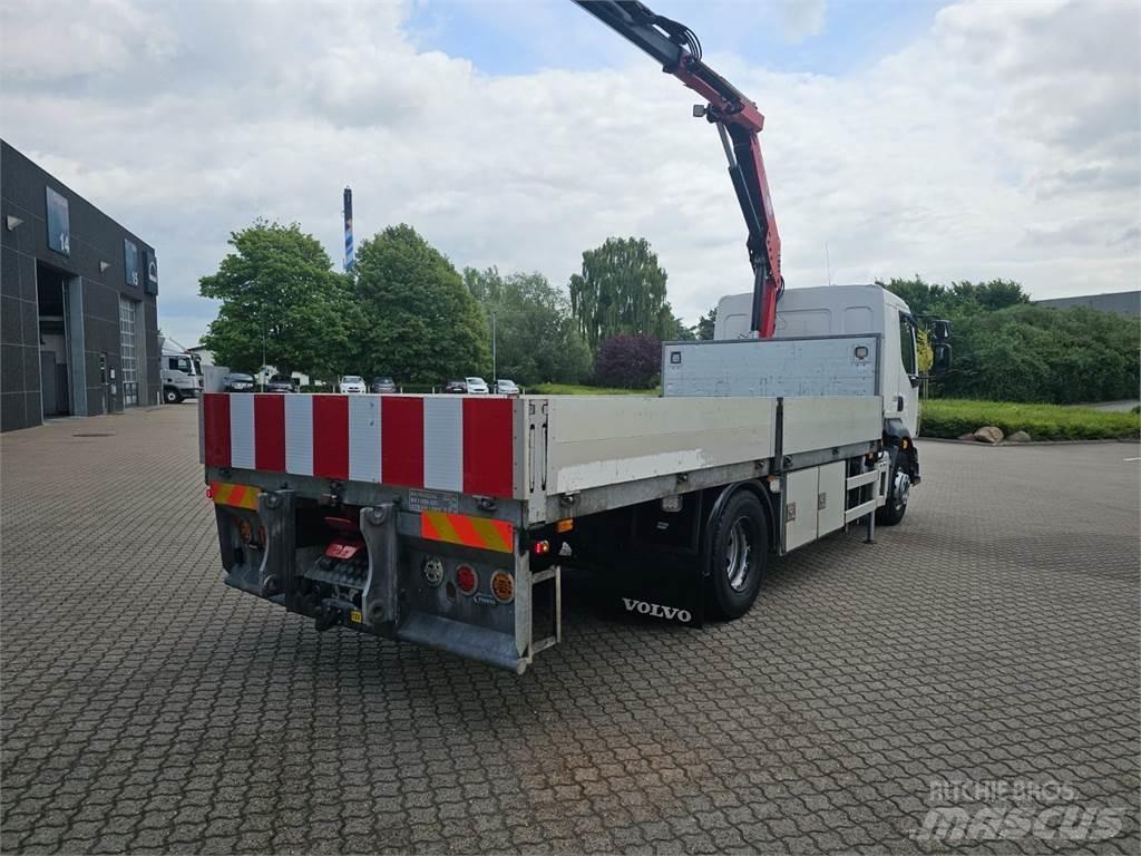 Volvo FL250 Vlakke laadvloer met kraan