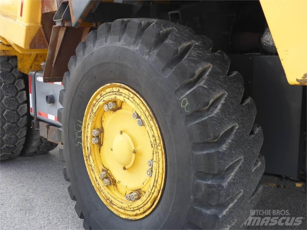 Komatsu HD325-7 Starre dumpers