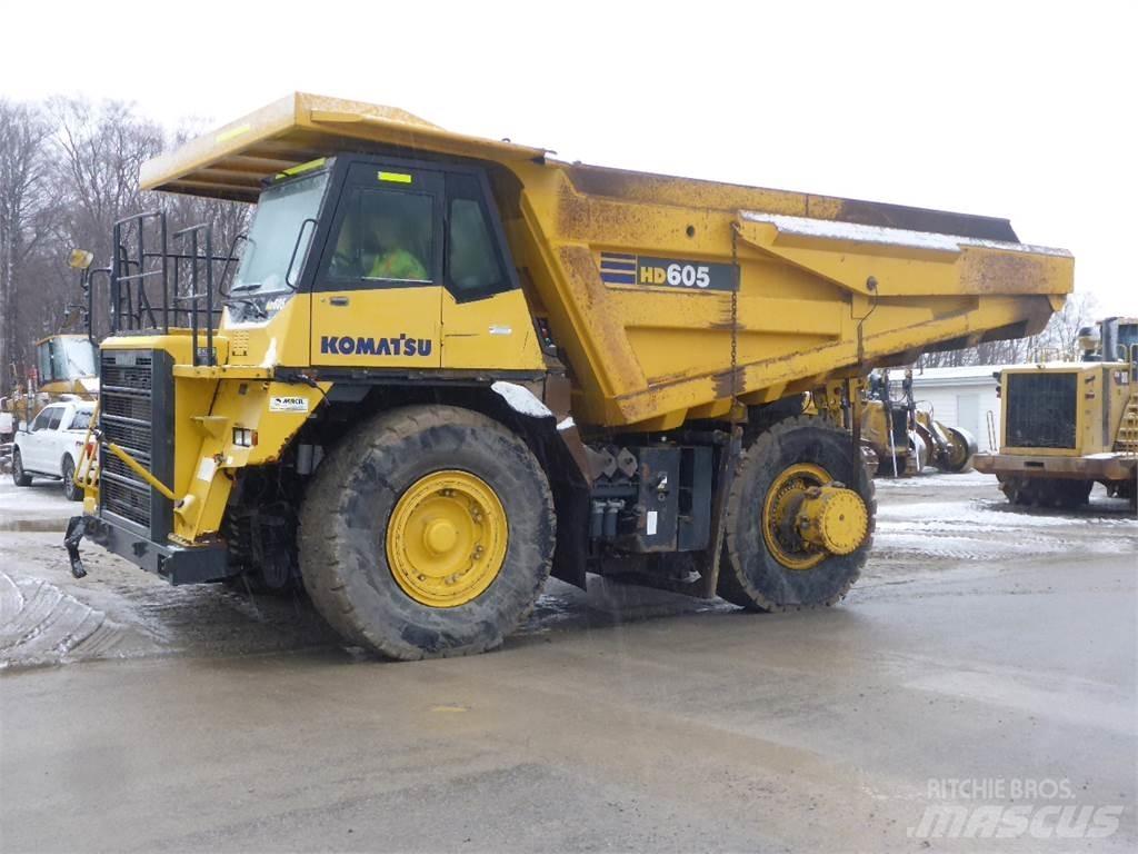 Komatsu HD605-7 Starre dumpers