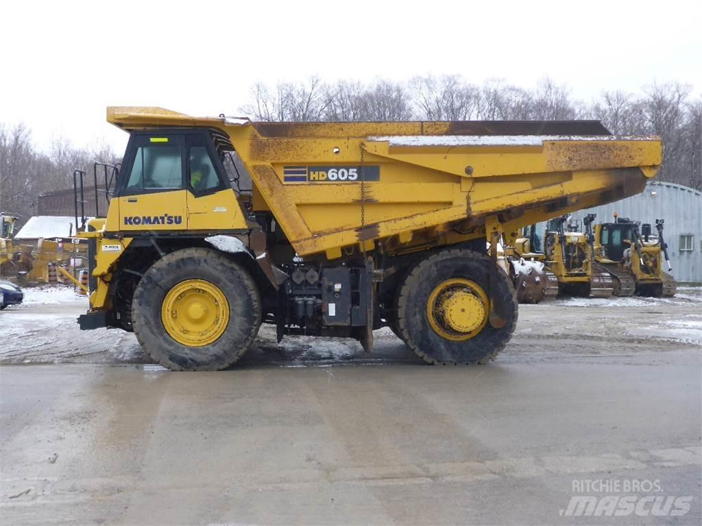 Komatsu HD605-7 Starre dumpers