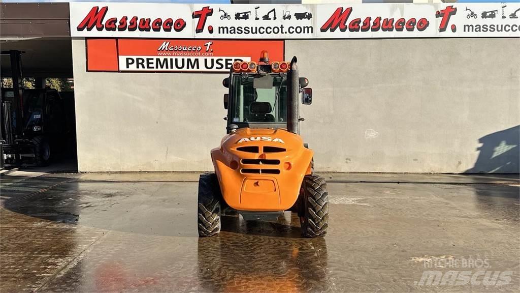 Ausa C250H 4X4 Vorkheftruck voor zwaar terrein